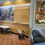 아파트 Berg-juwel Mit Hallenbad Und Sauna, 4 Schlafbereiche, Hallenbad, Sauna, Inklusive Bettwaesche, Handtuecher, Tolle Kinderausstattung *