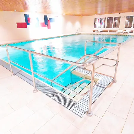 Berg-juwel Mit Hallenbad Und Sauna - Direkt An Der Skipiste * Missen-Wilhams