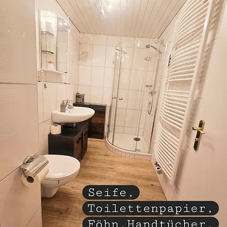 Berg-juwel Mit Hallenbad Und Sauna - Direkt An Der Skipiste *